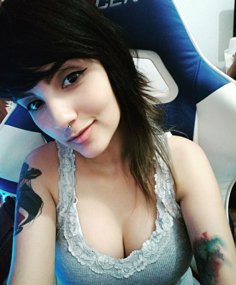 Riyuuka 裸のスター 画像