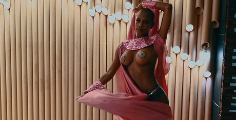 ブルネットの看護師OnlyFans ホットセクシー 写真