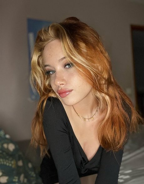 細身の巨乳OnlyFans ホット裸 ギャラリー