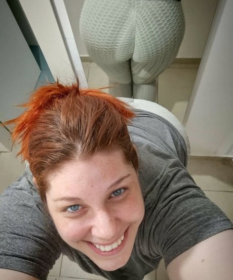 RedheadAnne アダルトモデル 写真