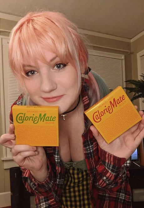 おばあちゃんの巨乳OnlyFans HD 画像