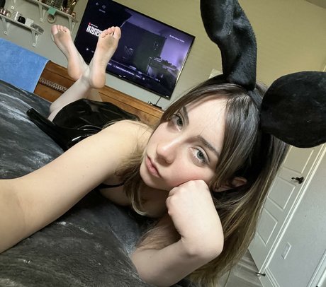 Kelsey Grzybowski ヌードモデル 写真