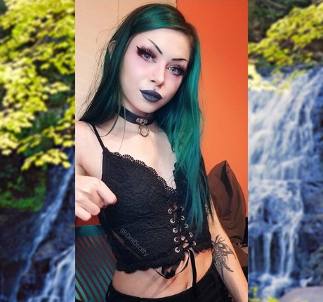 battydoll ヌード女優 写真