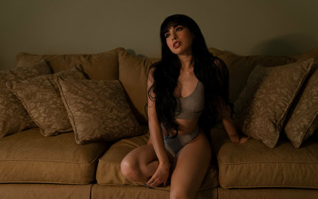 黒檀のシャワー OnlyFans アート裸 写真