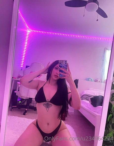 itsazaleaxo 独占モデル 写真