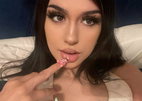 イギリス人熟女OnlyFans アート裸 画像