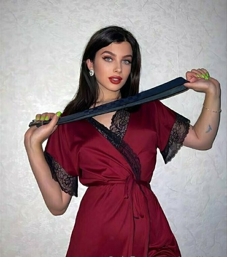 mollie10 ポルノモデル 写真