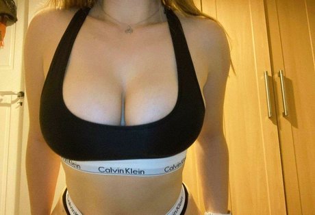 SportsbraTaylor アダルト女優 画像