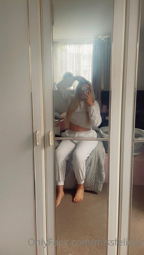 フィットネス熟女OnlyFans セクシー 写真