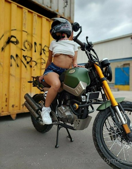 sjm2328 モデル 写真