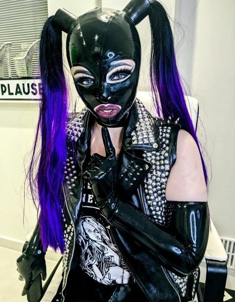 Empress Poison ポルノスター ヌード 画像