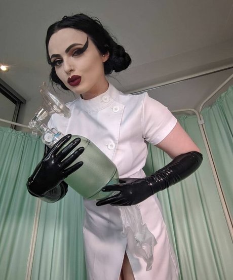 Empress Poison 最高のスター 画像