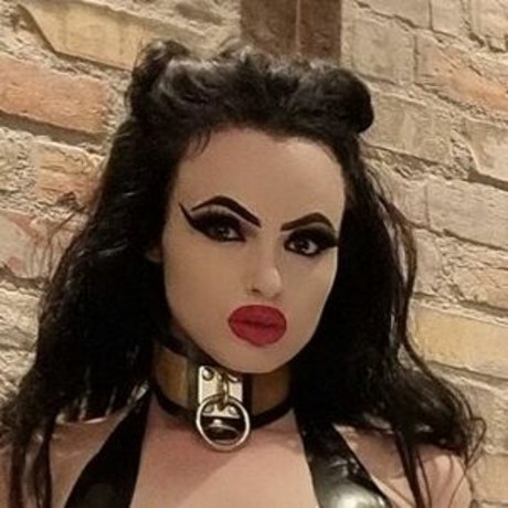 Empress Poison ヌードスター 写真