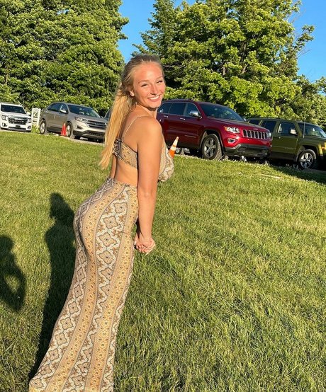 ティーンプッシーOnlyFans ポルノ ギャラリー