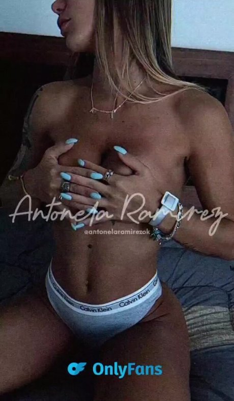 Antonela Ramirez 美しいモデル ギャラリー
