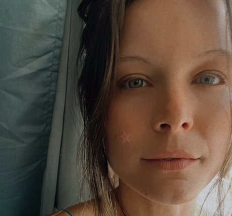 Kora Raw ポルノモデル アーカイブ