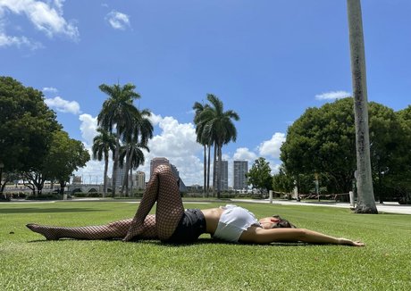 emmaontop セックス女優 写真