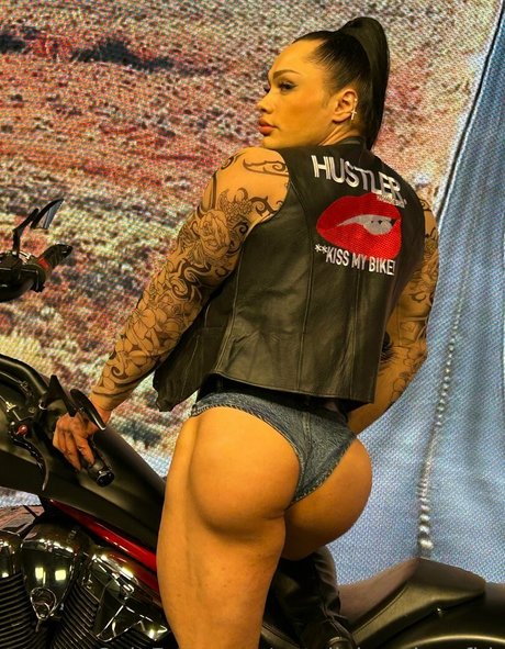 大きな乳首OnlyFans ポルノ 画像