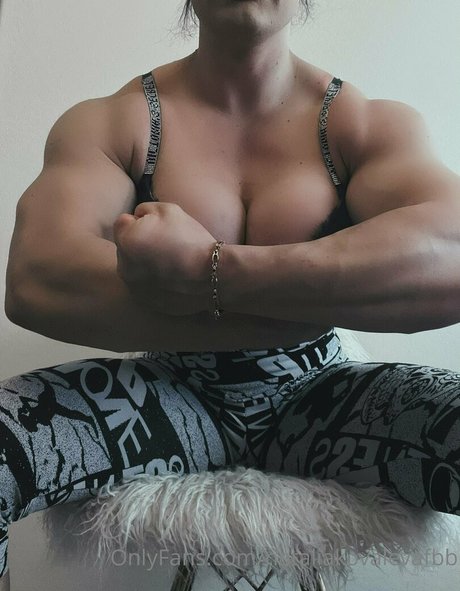 ブロンドヨガOnlyFans セクシー 画像