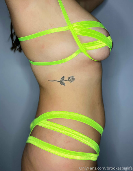 大きなお尻のマンコOnlyFans ポルノグラフィック 写真