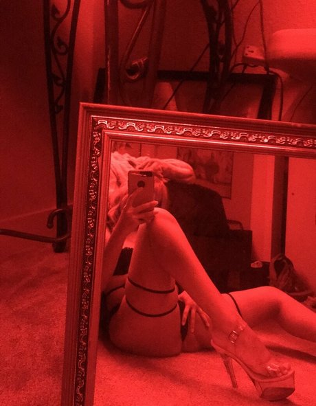 美しいベイビーOnlyFans 無料セクシー 画像