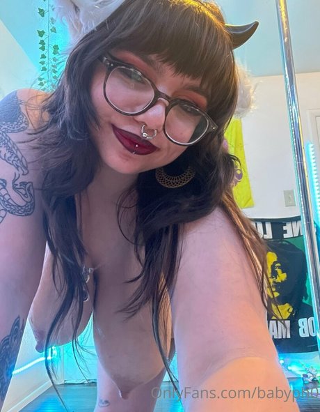 クソなOnlyFans セクシーヌード 画像