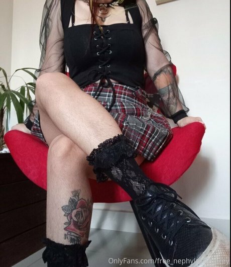 freecyber nyxie アダルトスター 写真