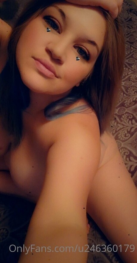 naughtylilnekofree スター ヌード 画像