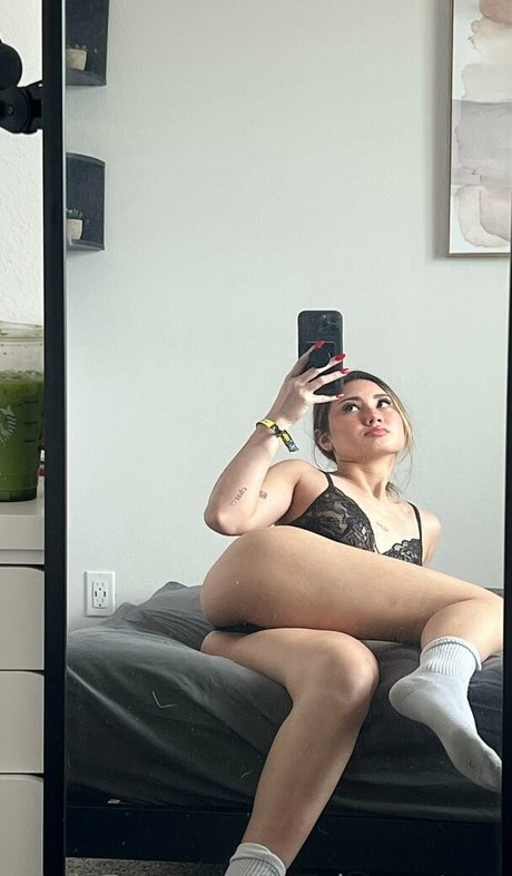 leoniemontyyy ホット女優 画像