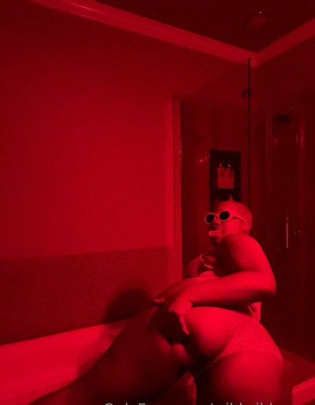 gimmiraxxx ポルノスター 写真