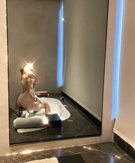 jiee wen セクシーなスター 画像