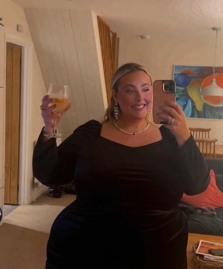 足の裏3P OnlyFans 素敵 写真