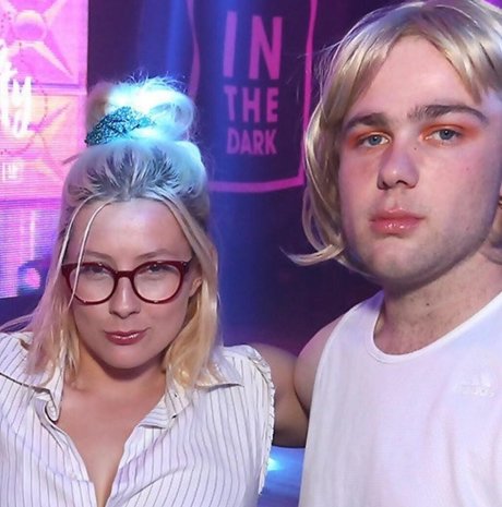 曲線美の熟女OnlyFans ホット 画像