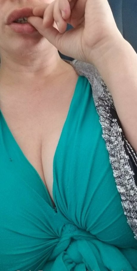 titanialyn アダルトスター 写真