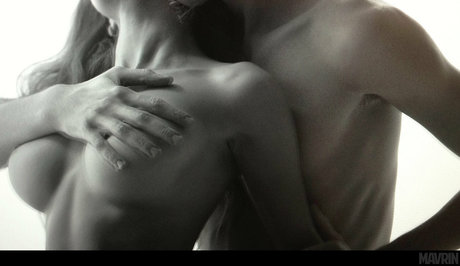 日焼けしたOnlyFans セクシーヌード 写真