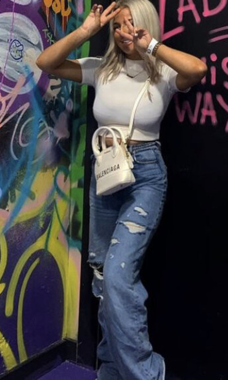 Elizabeth Taylor HDモデル 写真