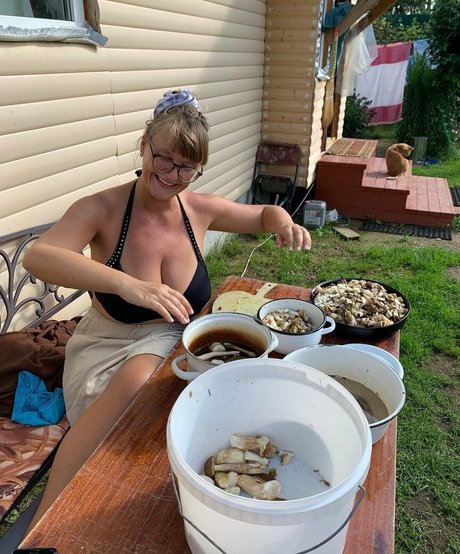 ニューハーフ POV OnlyFans 無料ヌード 写真