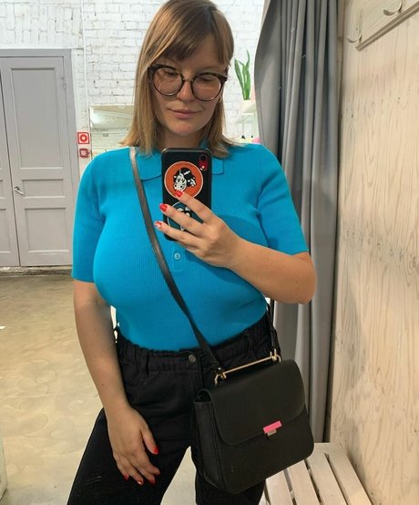 ハンズオンリーファン ヌード 画像