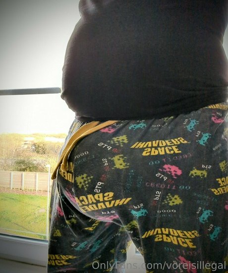 voreisillegal セクシーモデル 写真