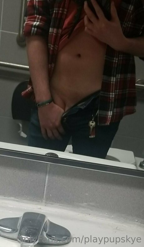 playpupskye セクシーなスター 写真