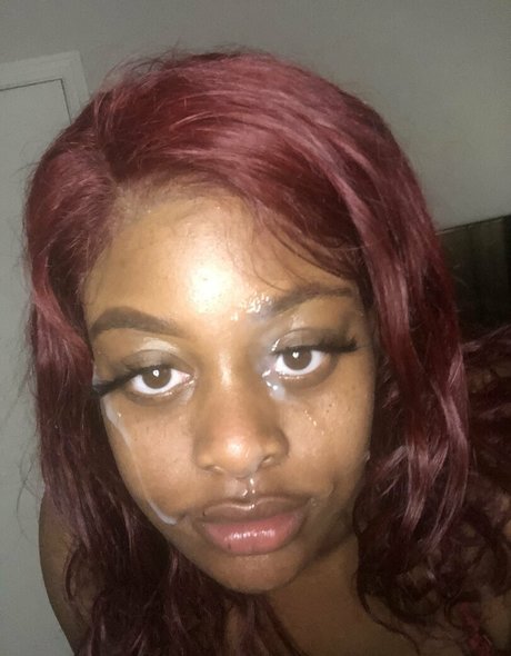 毛深いBBW OnlyFans セクシーヌード 画像