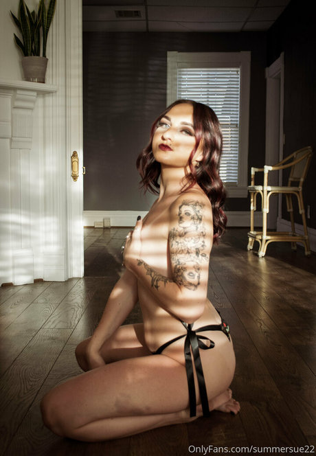 曲線美の黒檀OnlyFans 限定 画像