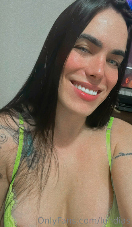 ゲイの若いOnlyFans セクシー 画像