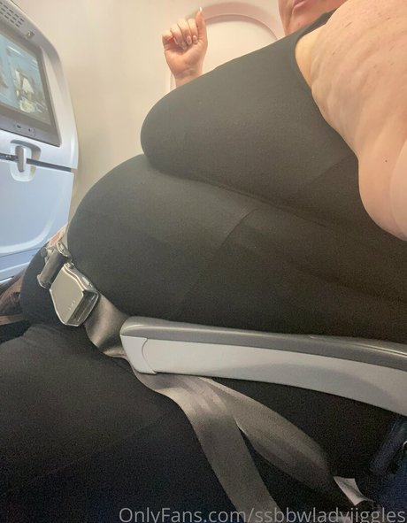 ssbbwladyjiggles ポルノスター 独占 写真