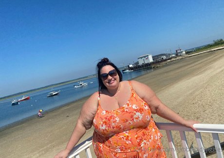 ssbbwladyjiggles アートポルノスター 画像