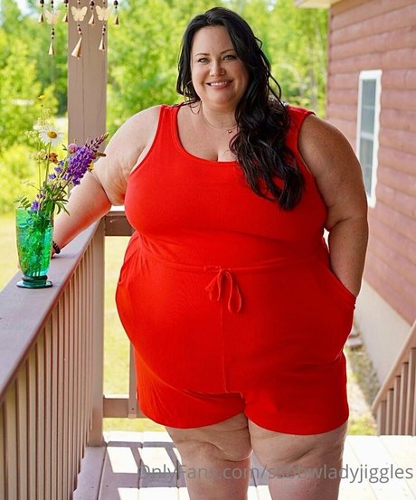 ssbbwladyjiggles アダルトモデル 画像