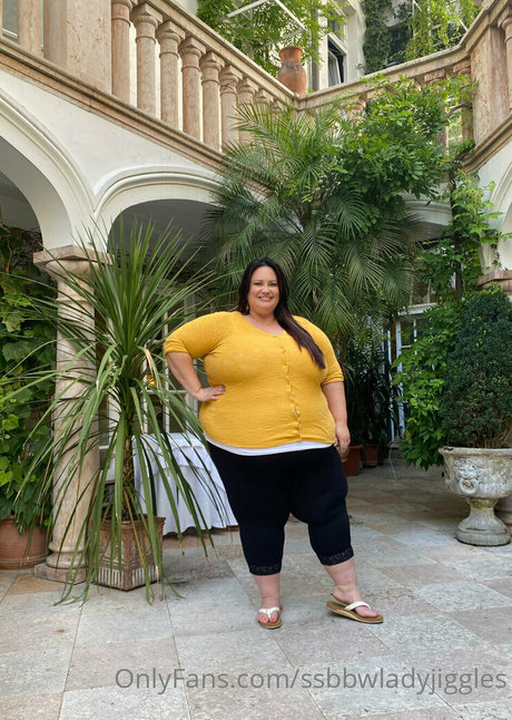 ssbbwladyjiggles ポルノ女優 ギャラリー