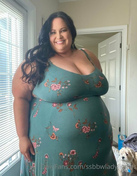 黒人フェムボーイOnlyFans ポルノ ギャラリー