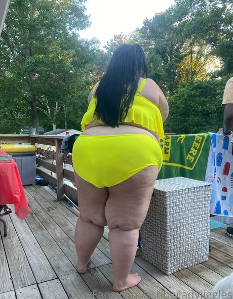 ssbbwladyjiggles ポルノスター 写真