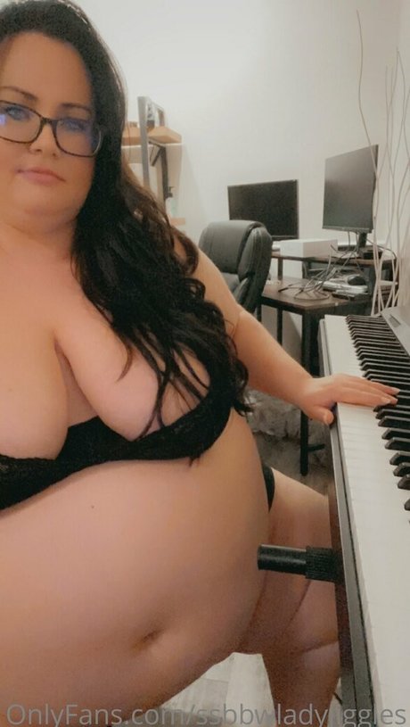 ssbbwladyjiggles 限定モデル 画像